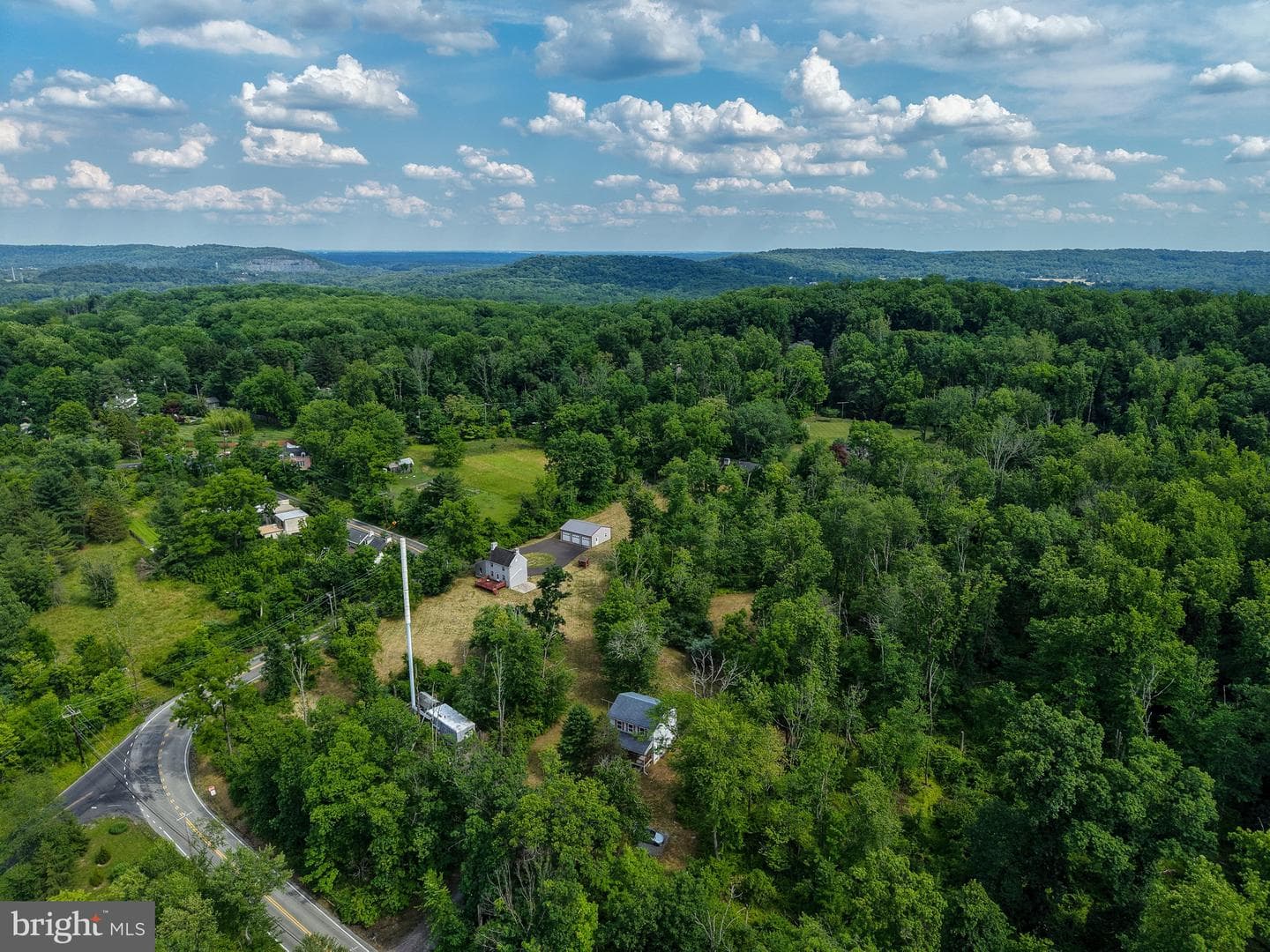 2015 Aquetong Road photo 23
