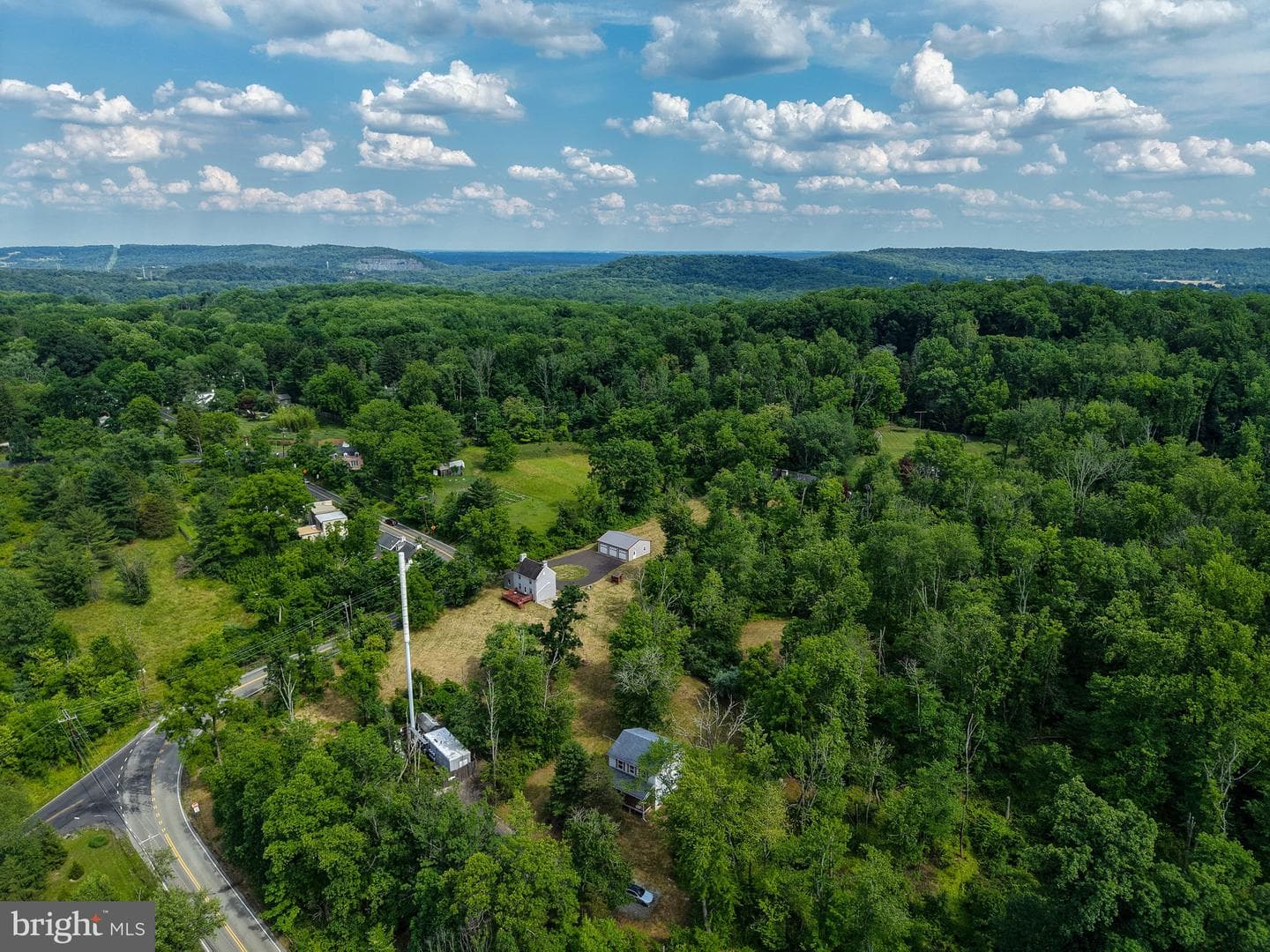 2015 Aquetong Road photo 27
