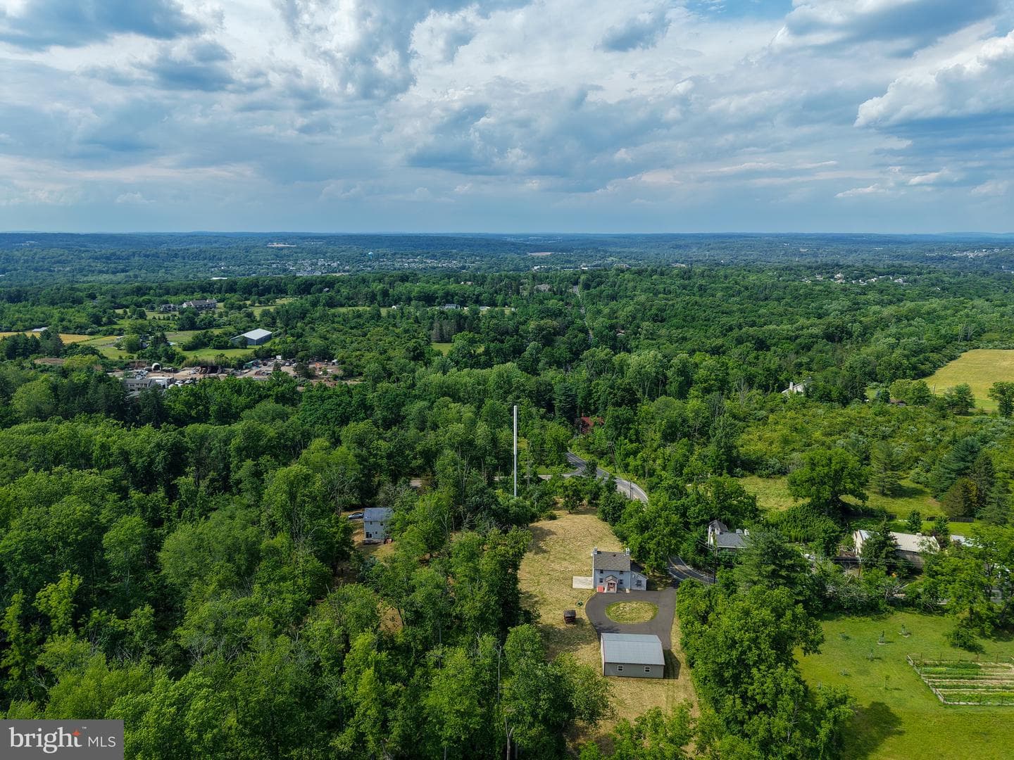 2015 Aquetong Road photo 28