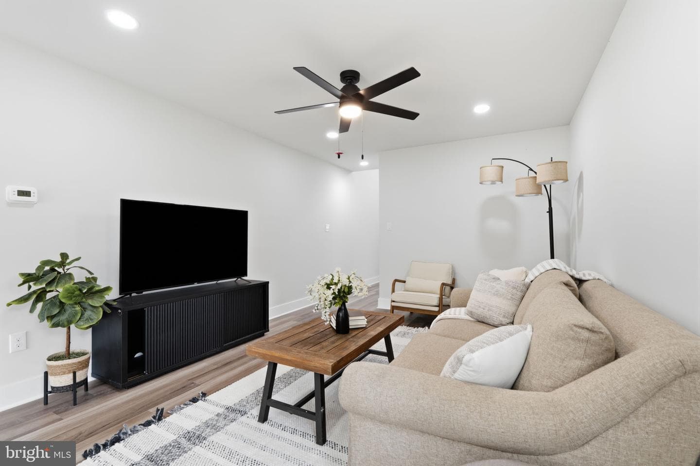 533 Park Avenue photo 9