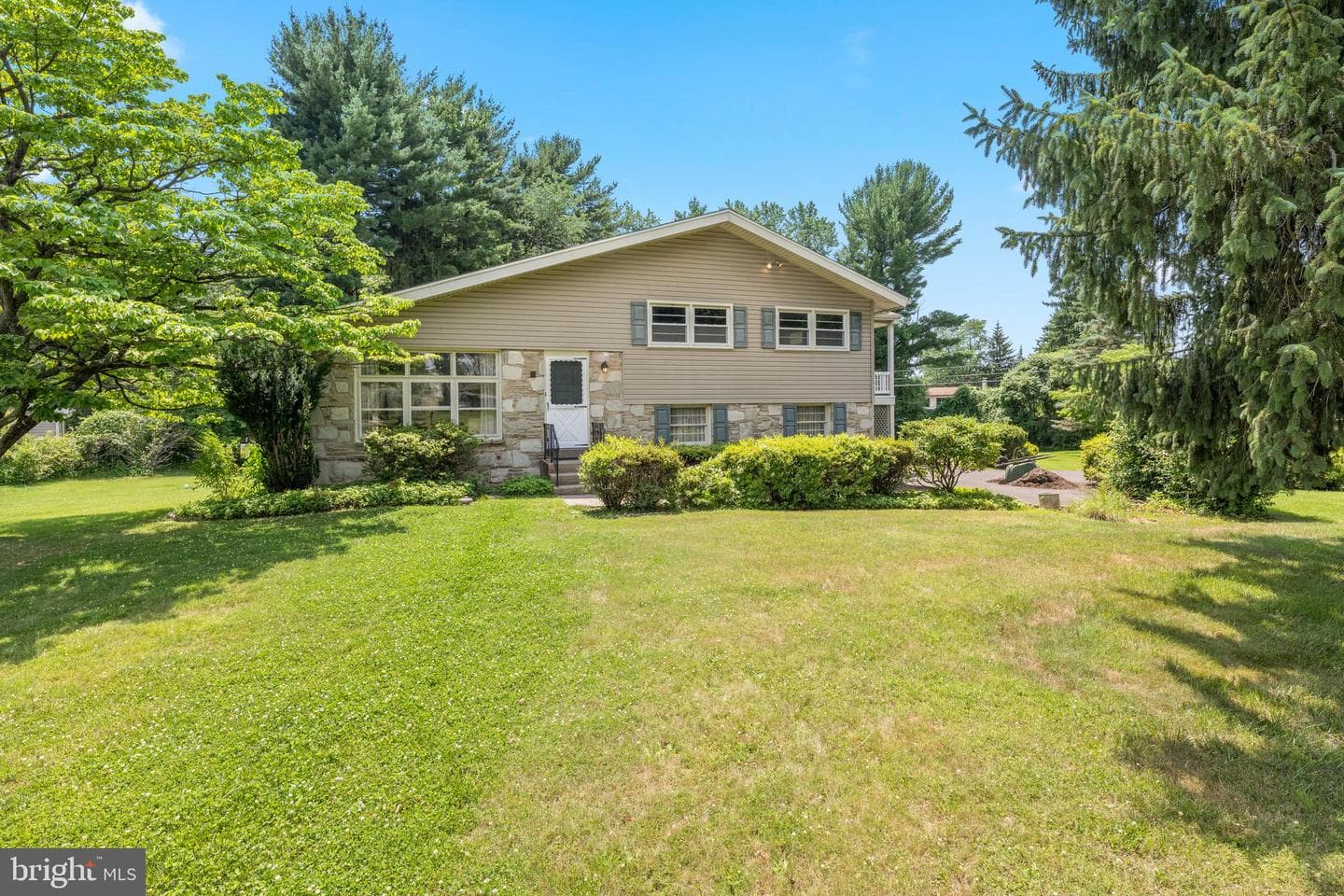 106 Pearl Drive, Southampton