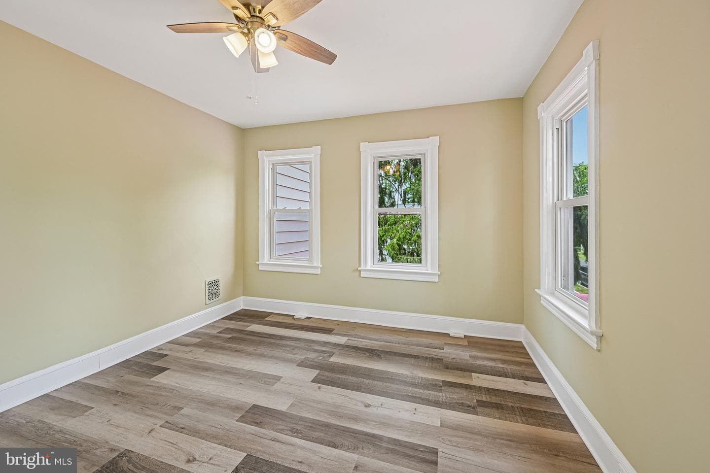 226 Robertson Avenue photo 37