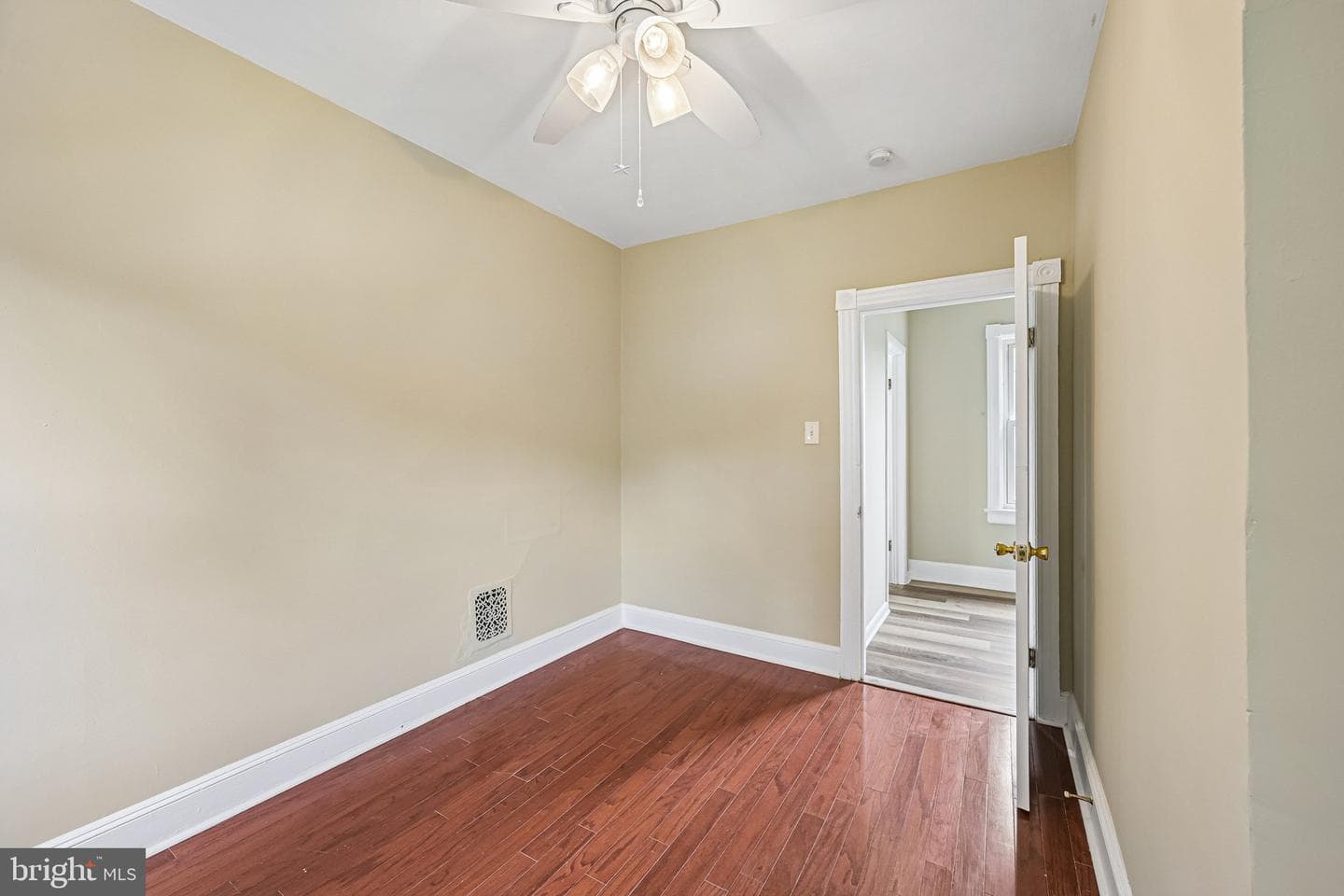 226 Robertson Avenue photo 40