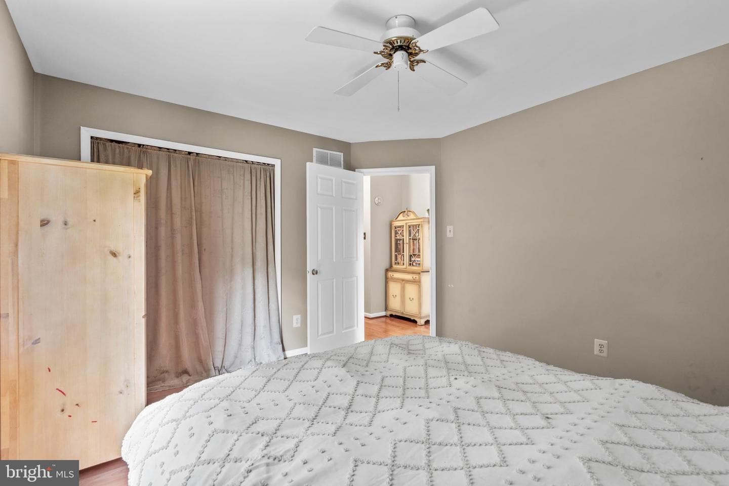 2 Sutton Court photo 25