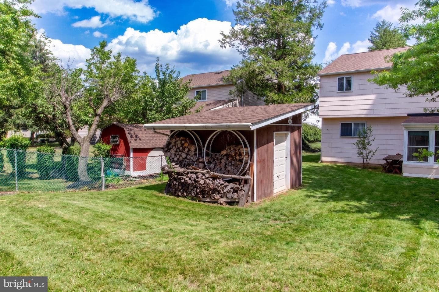 136 Wallace Drive photo 7