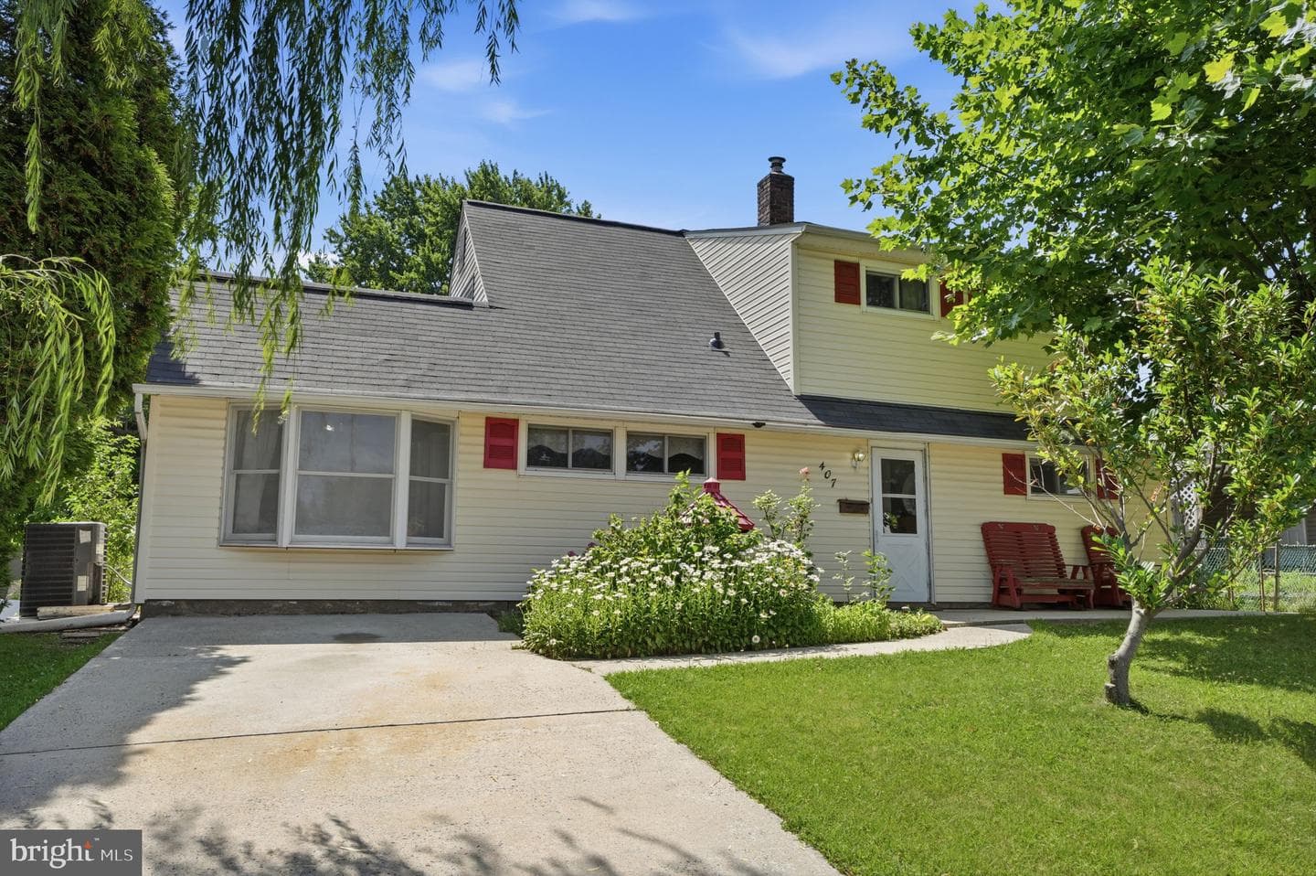 407 Holly Drive, Levittown