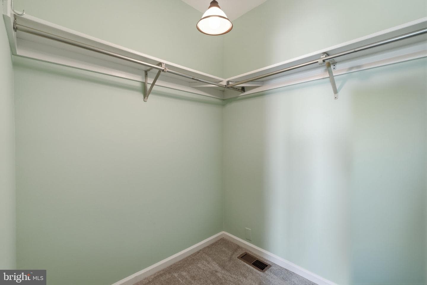 441 Stanford Road photo 26