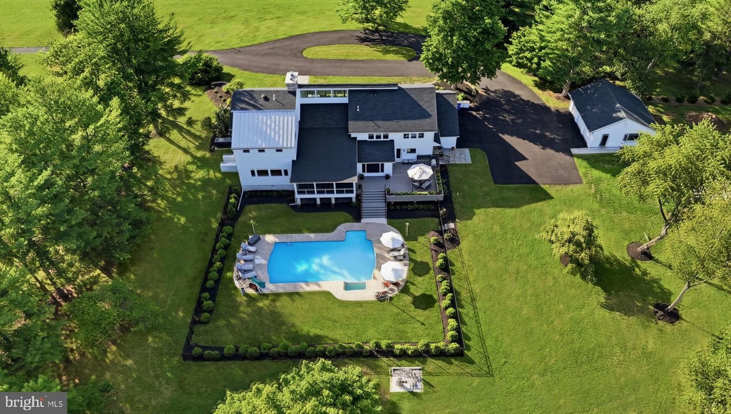 1088 Highland Road photo 105