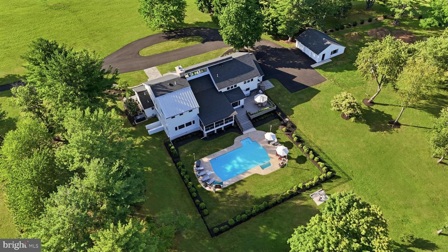1088 Highland Road photo 106