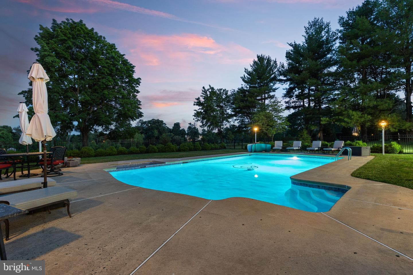 1088 Highland Road photo 84