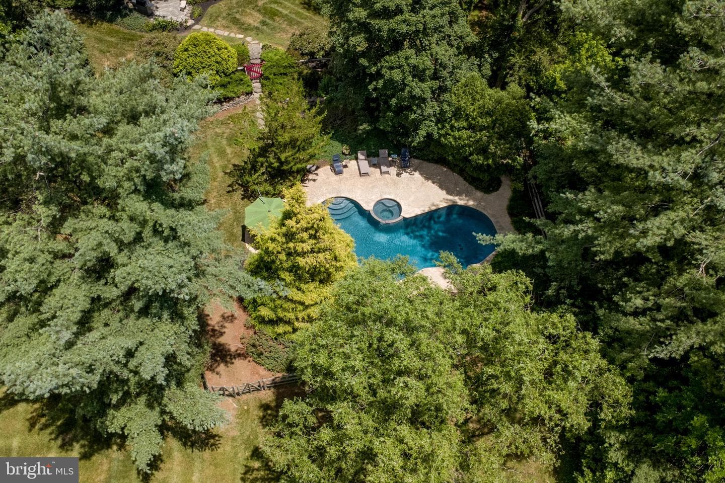 950 Camelot Road photo 101