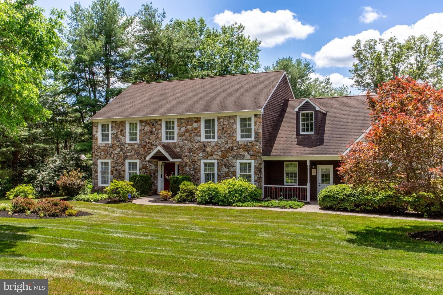 950 Camelot Road, Furlong