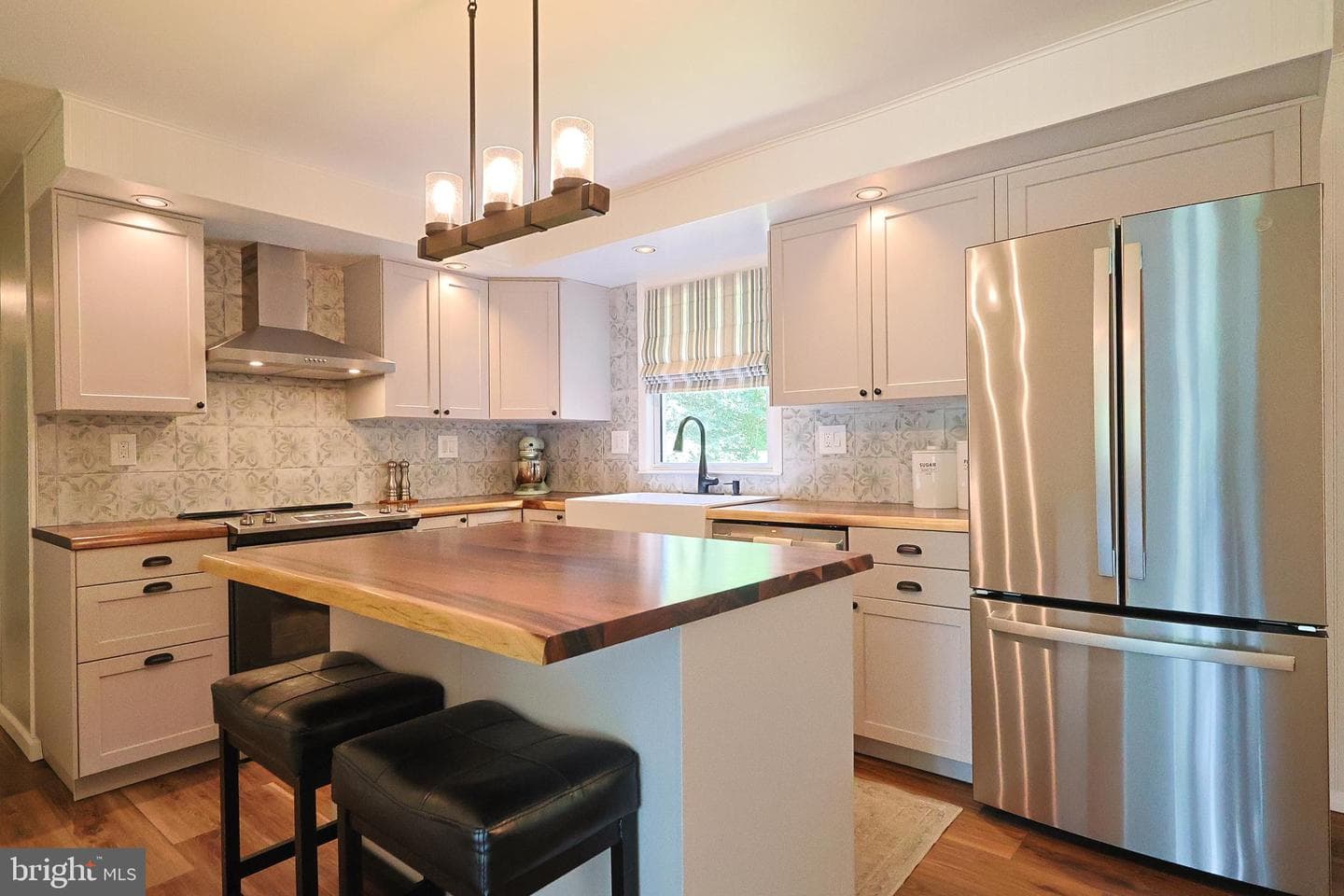 140 Longshore Avenue photo 8