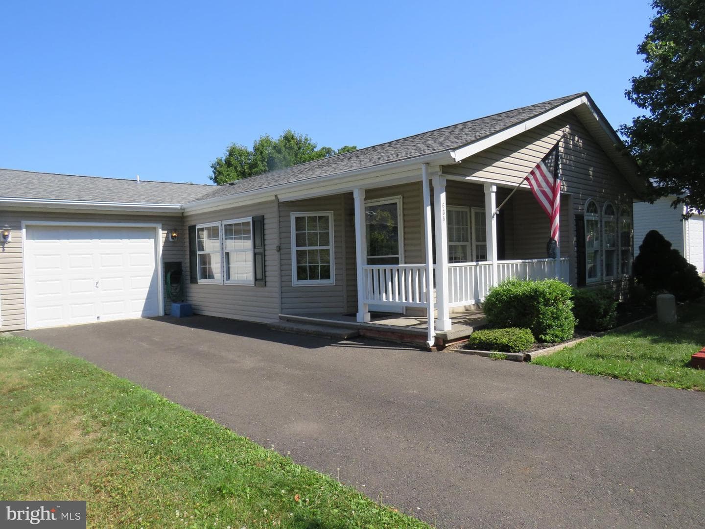 638 Spicebush Court, New Hope