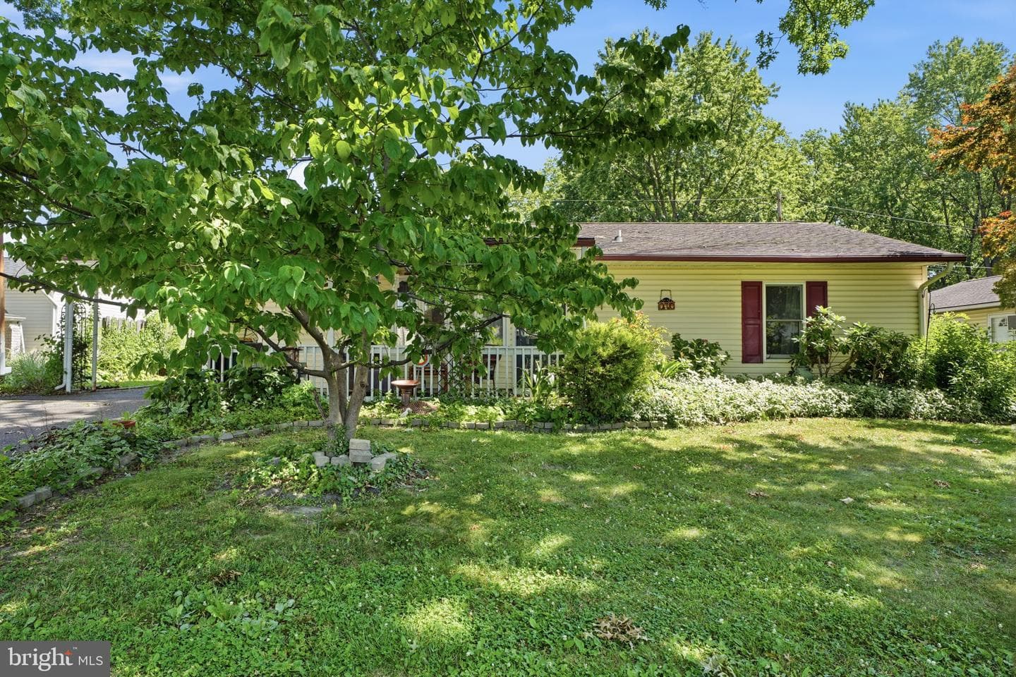70 Tall Pine Lane, Levittown