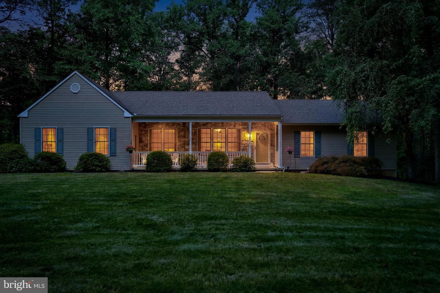 1045 Mountainview Drive photo 5