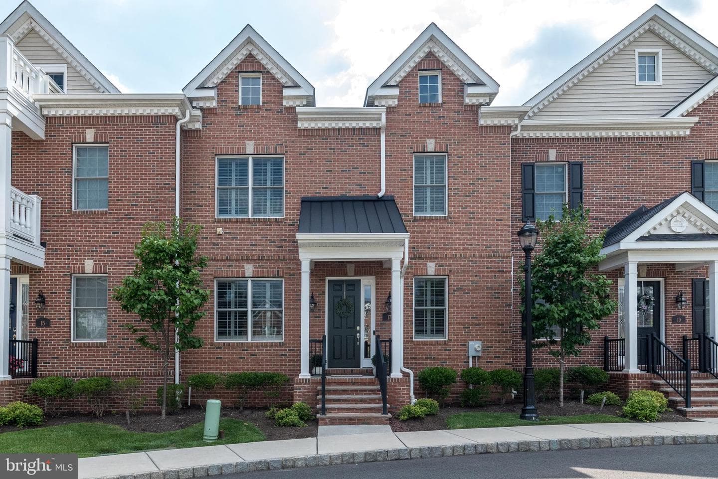 17 Creekview Lane photo 1