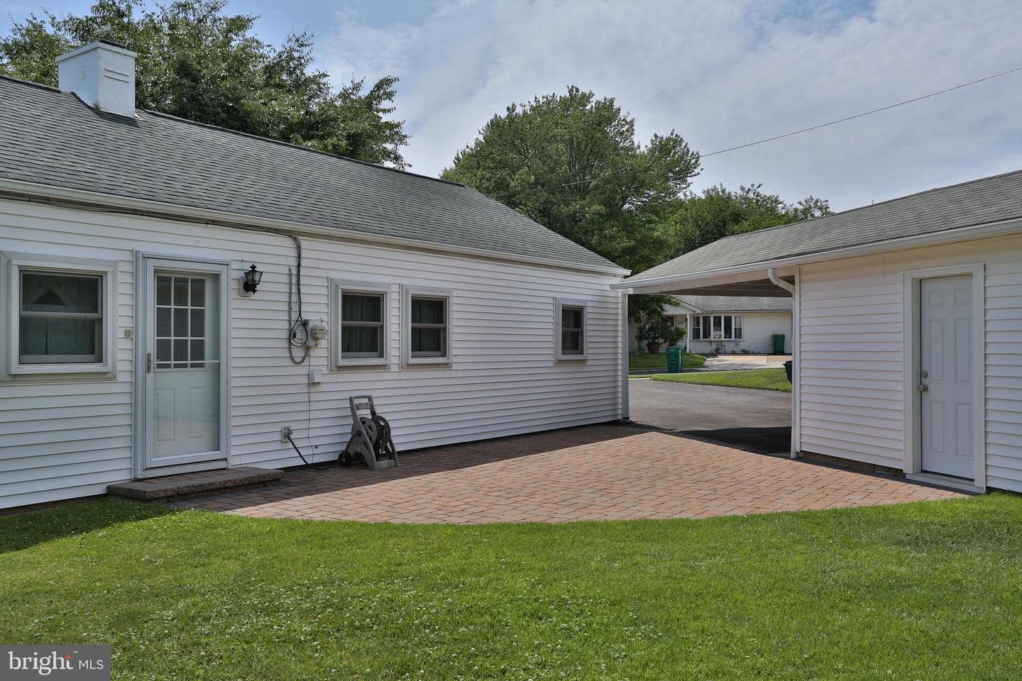 100 Bedford Road photo 23