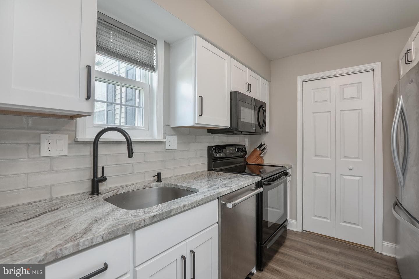 1790 Bayley Lane photo 6