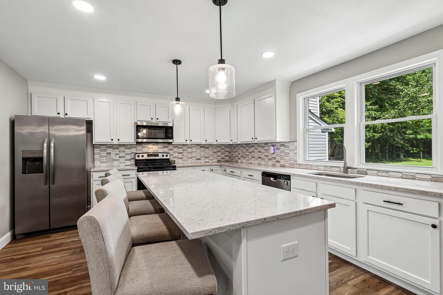 2129 Herblew Road photo 10
