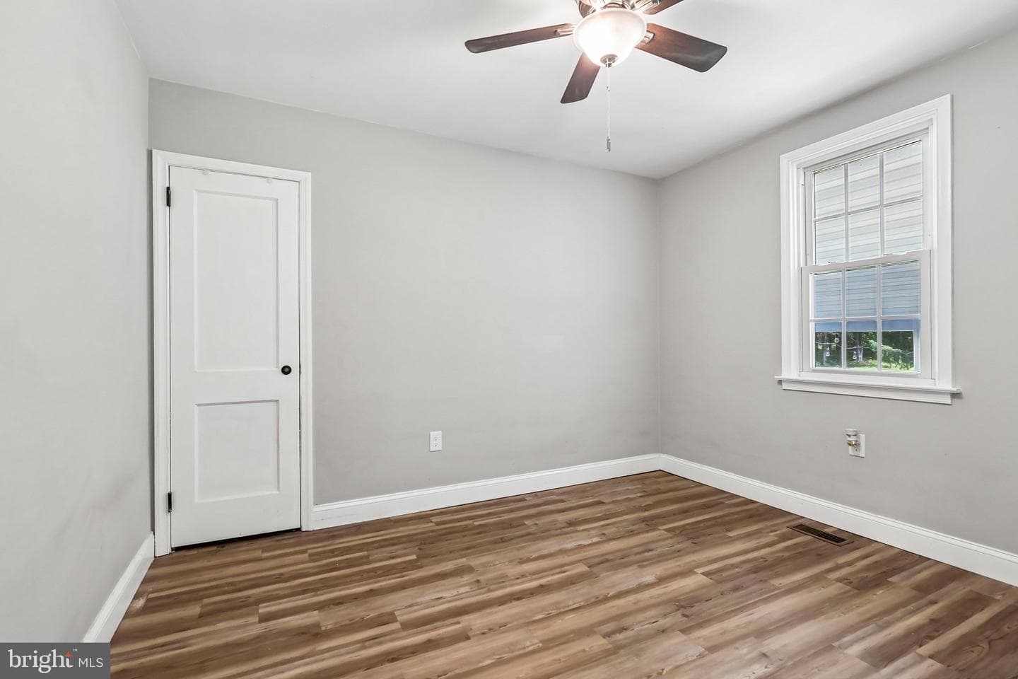 2129 Herblew Road photo 20