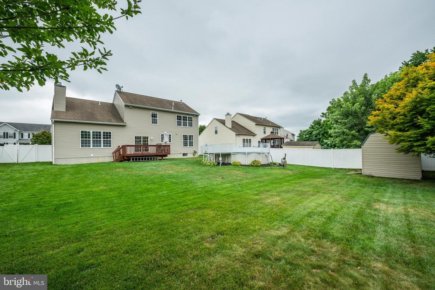 16 Amesbury Road photo 43
