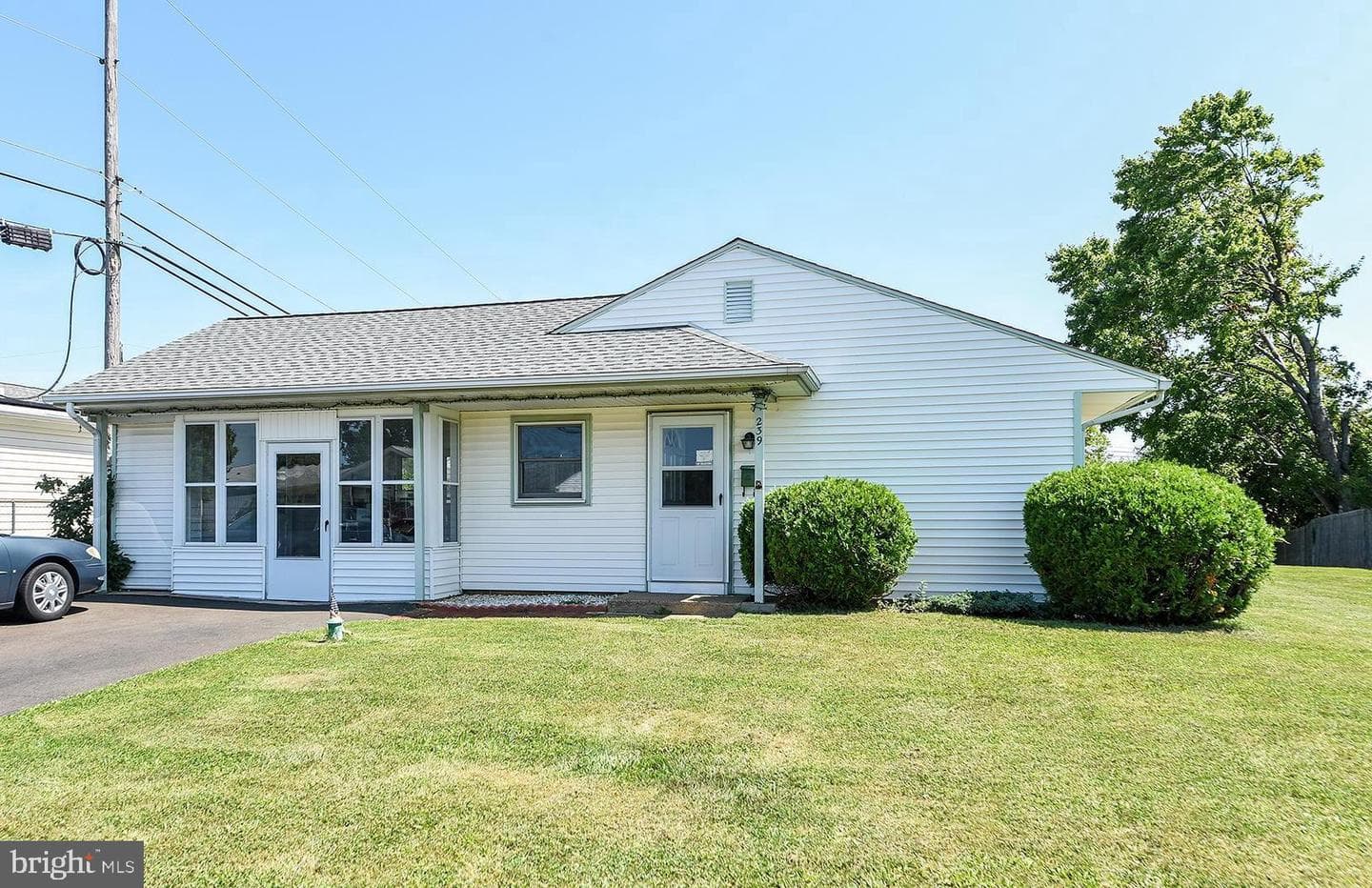 239 Tewksbury Road photo 1