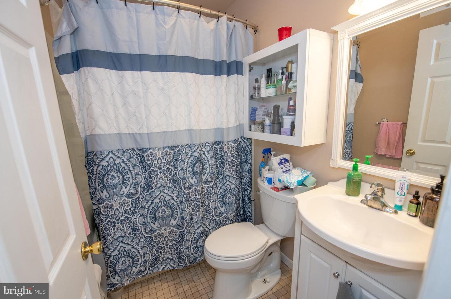51 Serpentine Lane photo 29