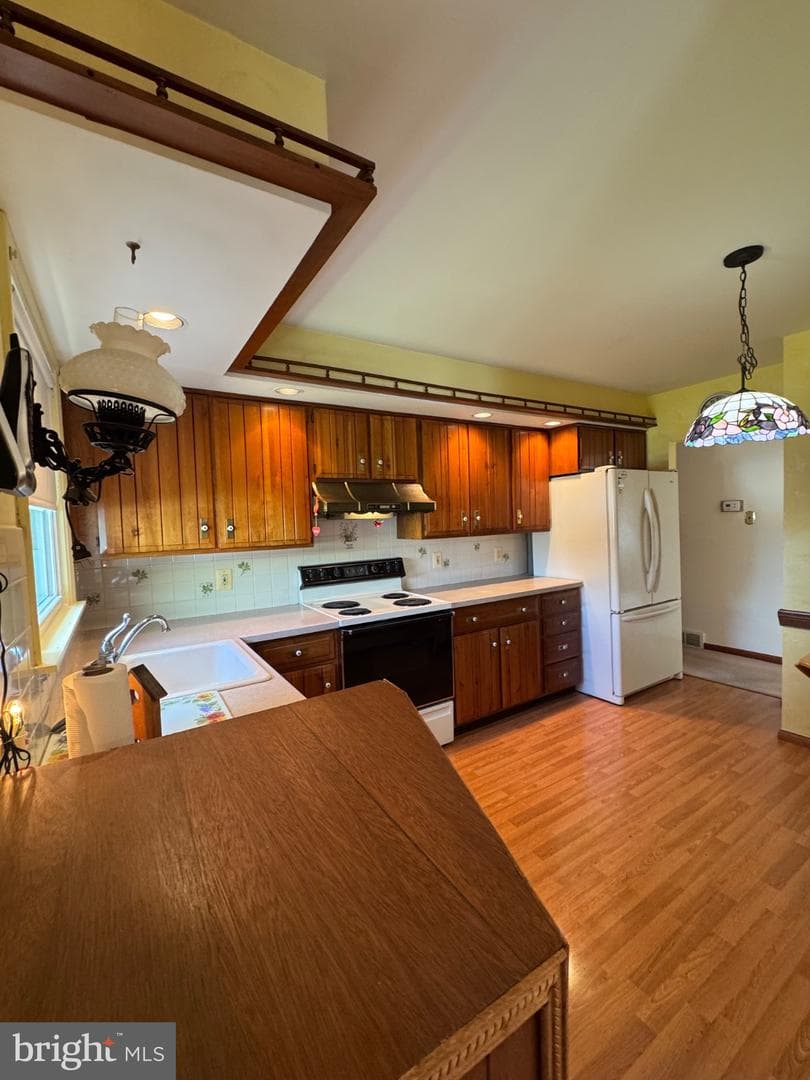 1243 Hiview Drive photo 6