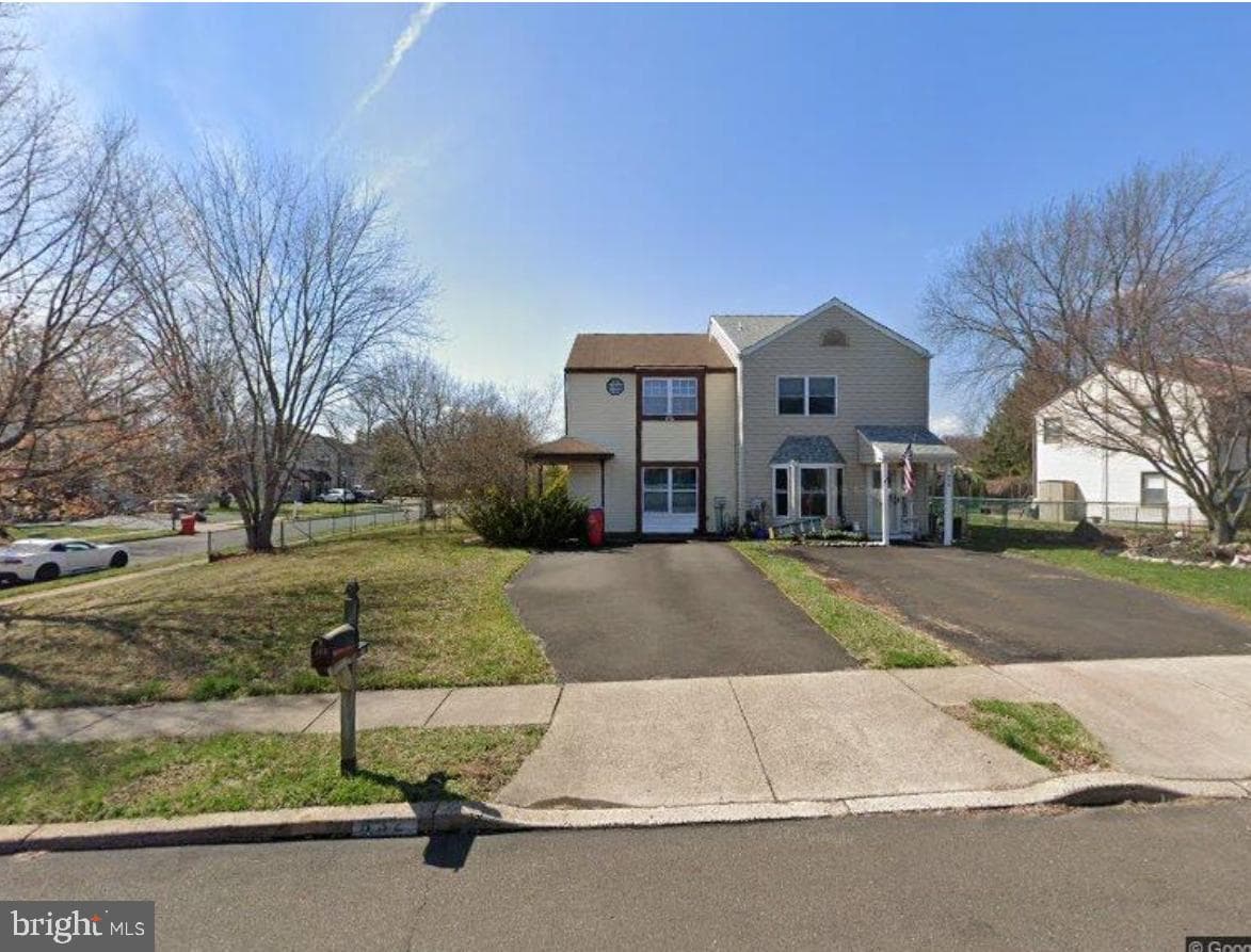 632 Longfellow Court, Warminster