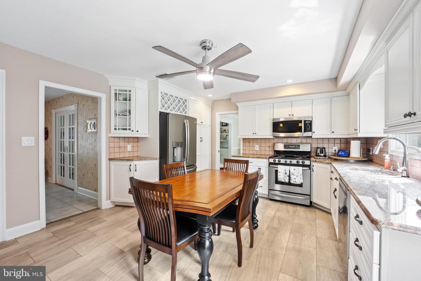 895 Sycamore Drive photo 19