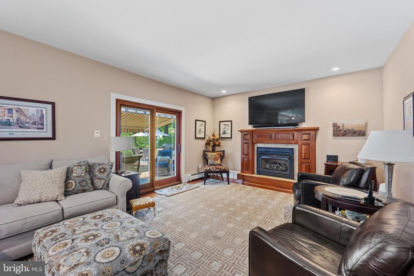 895 Sycamore Drive photo 22