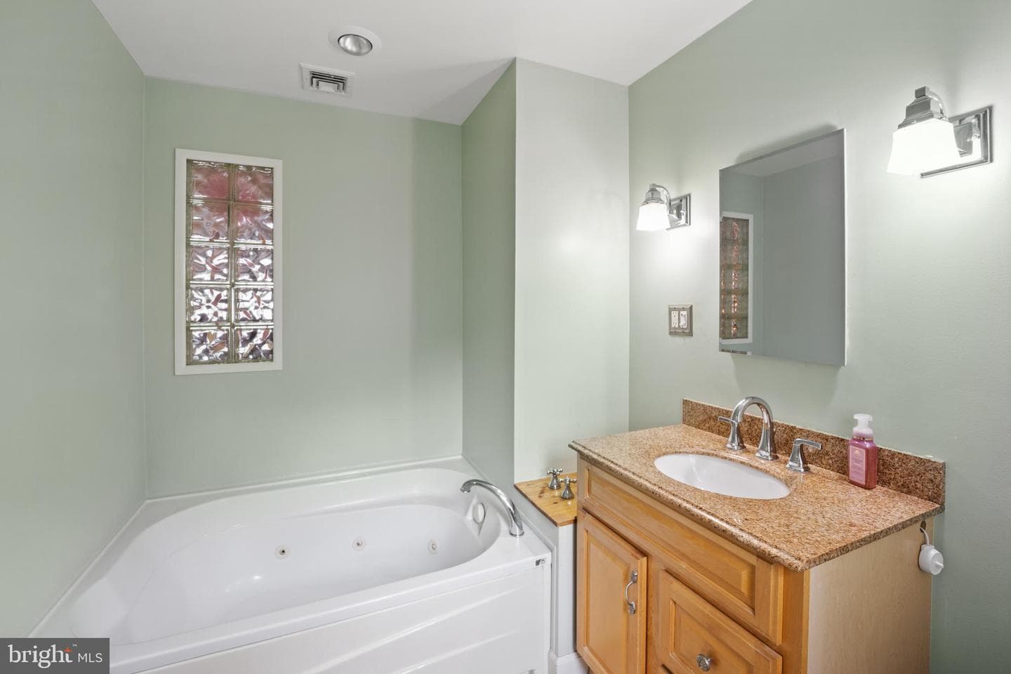 895 Sycamore Drive photo 34