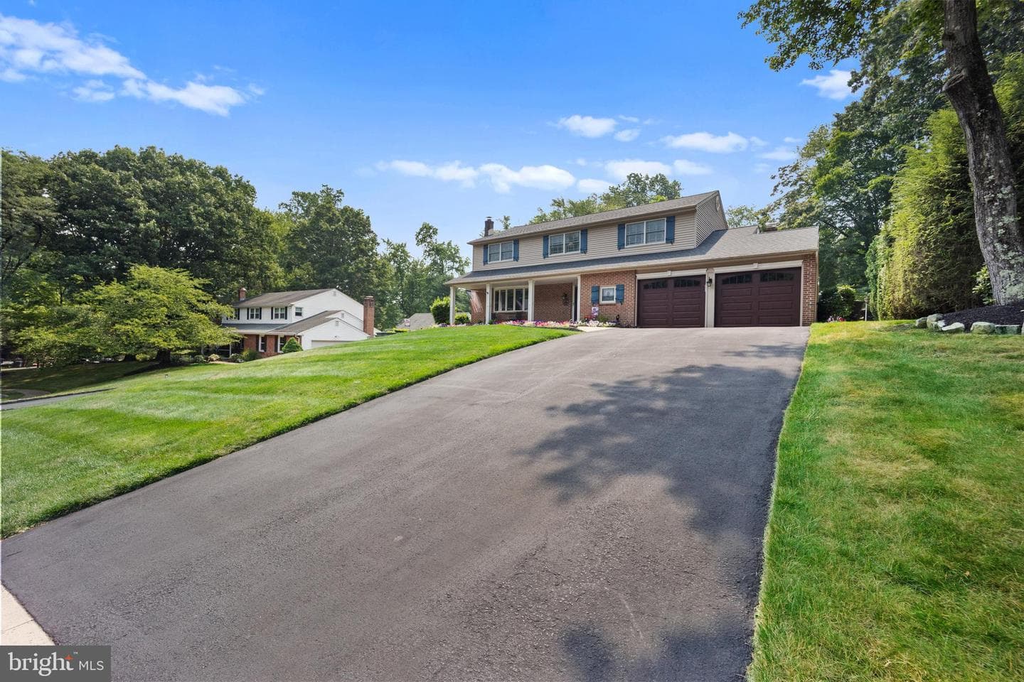 895 Sycamore Drive photo 4