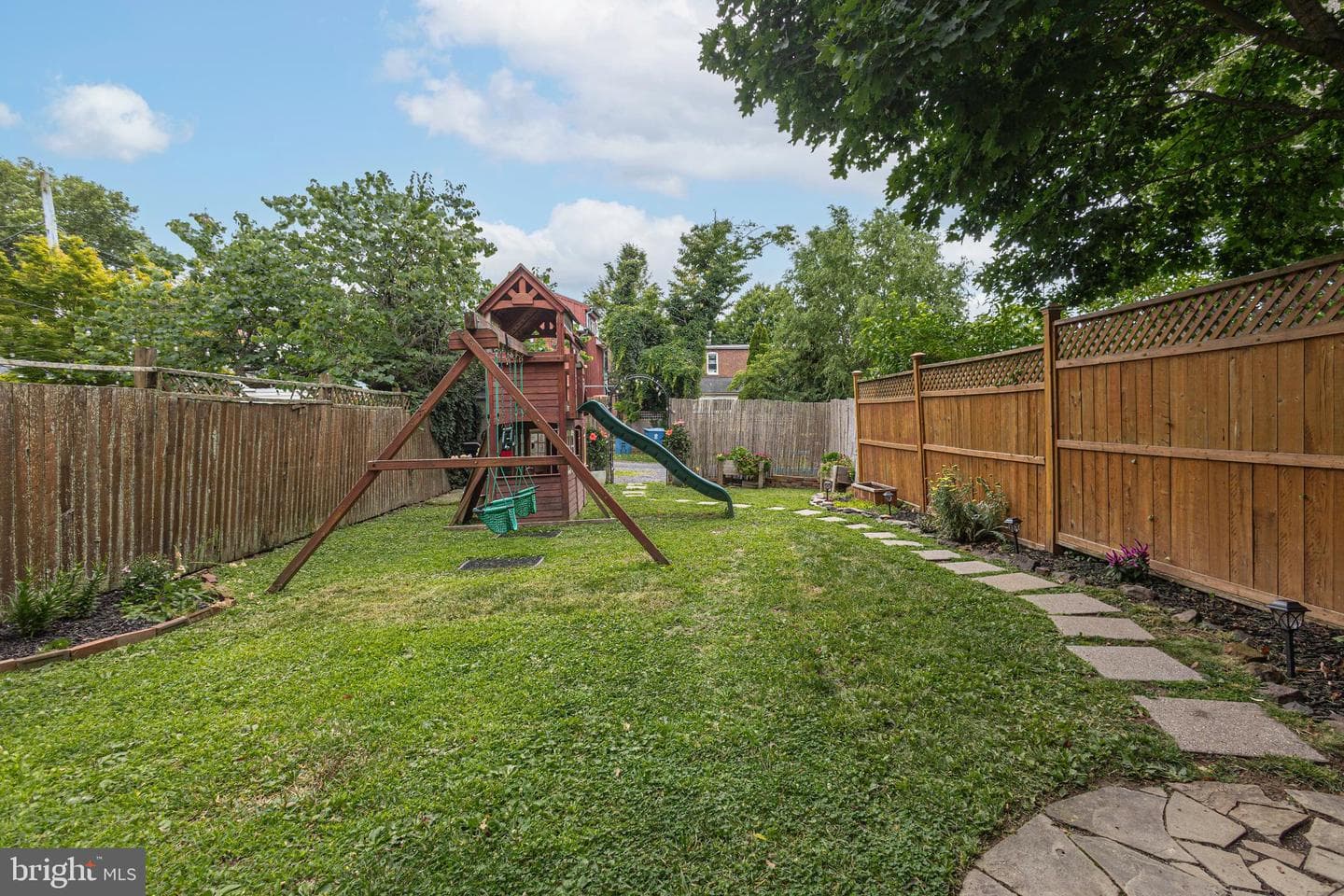 202 Shewell Avenue photo 27