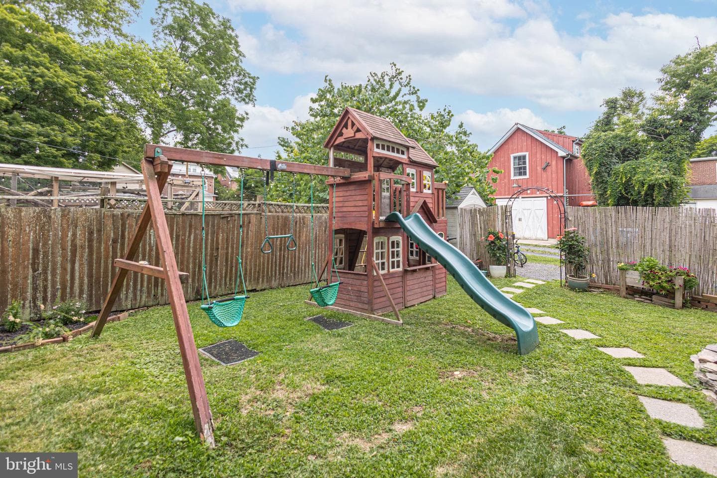 202 Shewell Avenue photo 28