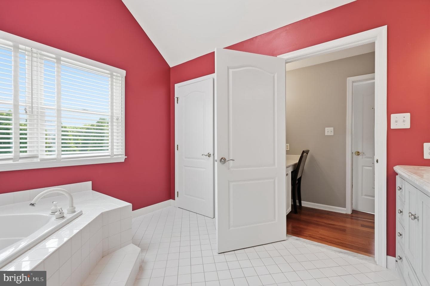 1224 Bridle Estates Drive photo 23