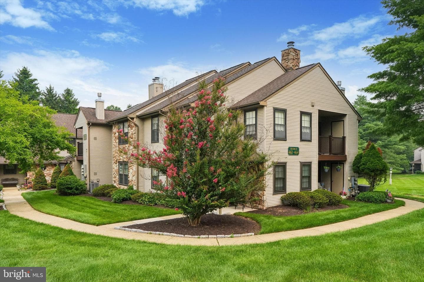 462 Redbud Court photo 3