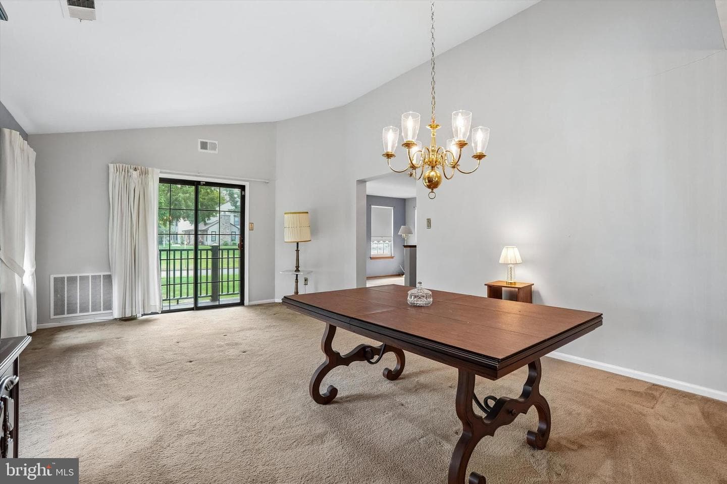 462 Redbud Court photo 8