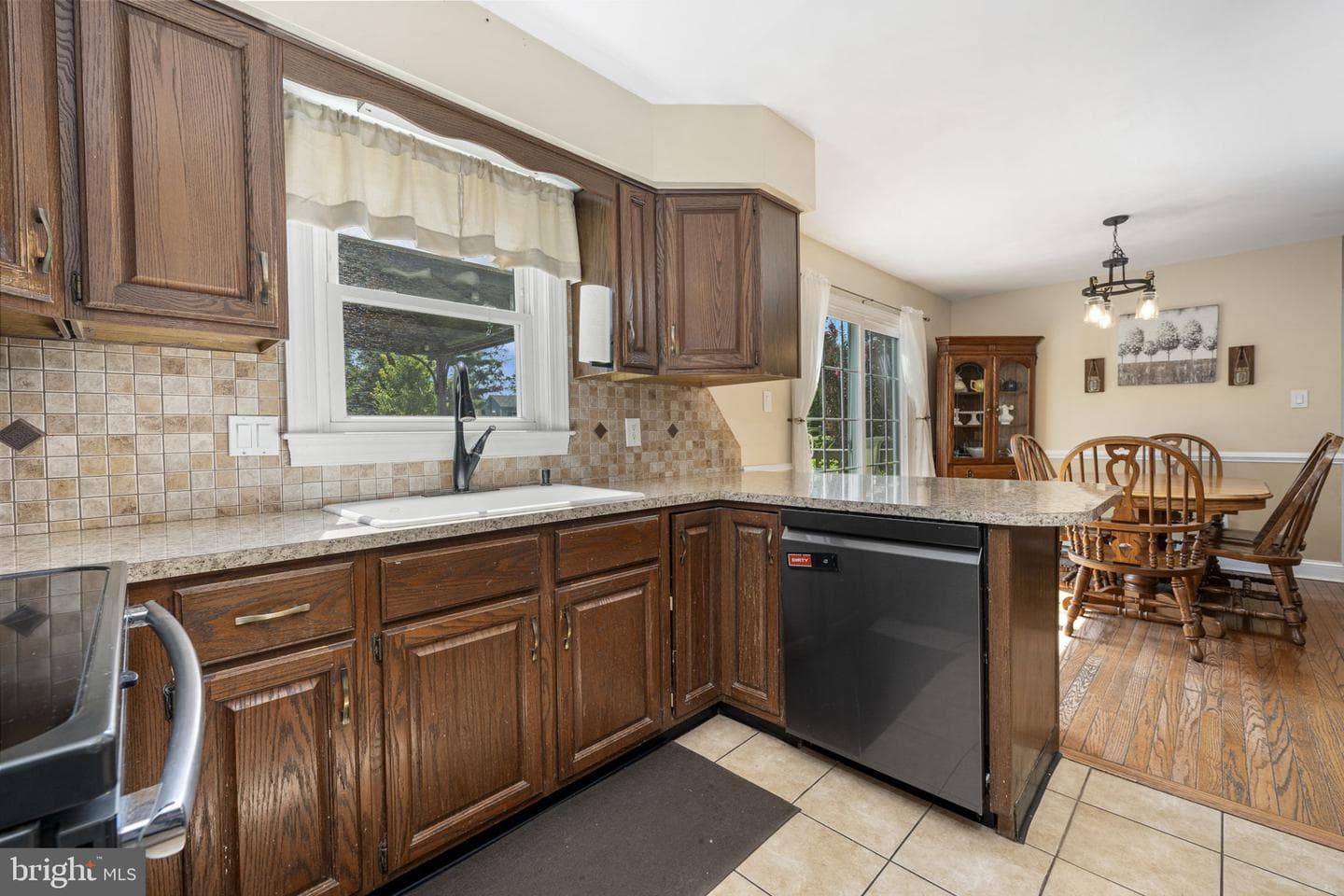 103 Sterling Drive photo 6