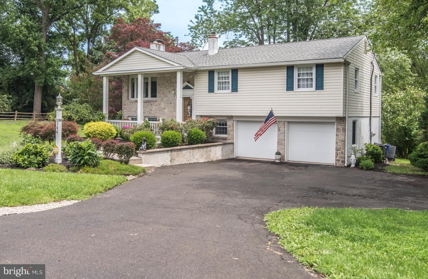 744 Kleckner Road photo 2