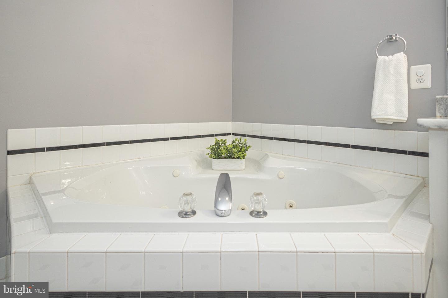 5086 Raintree Court photo 23