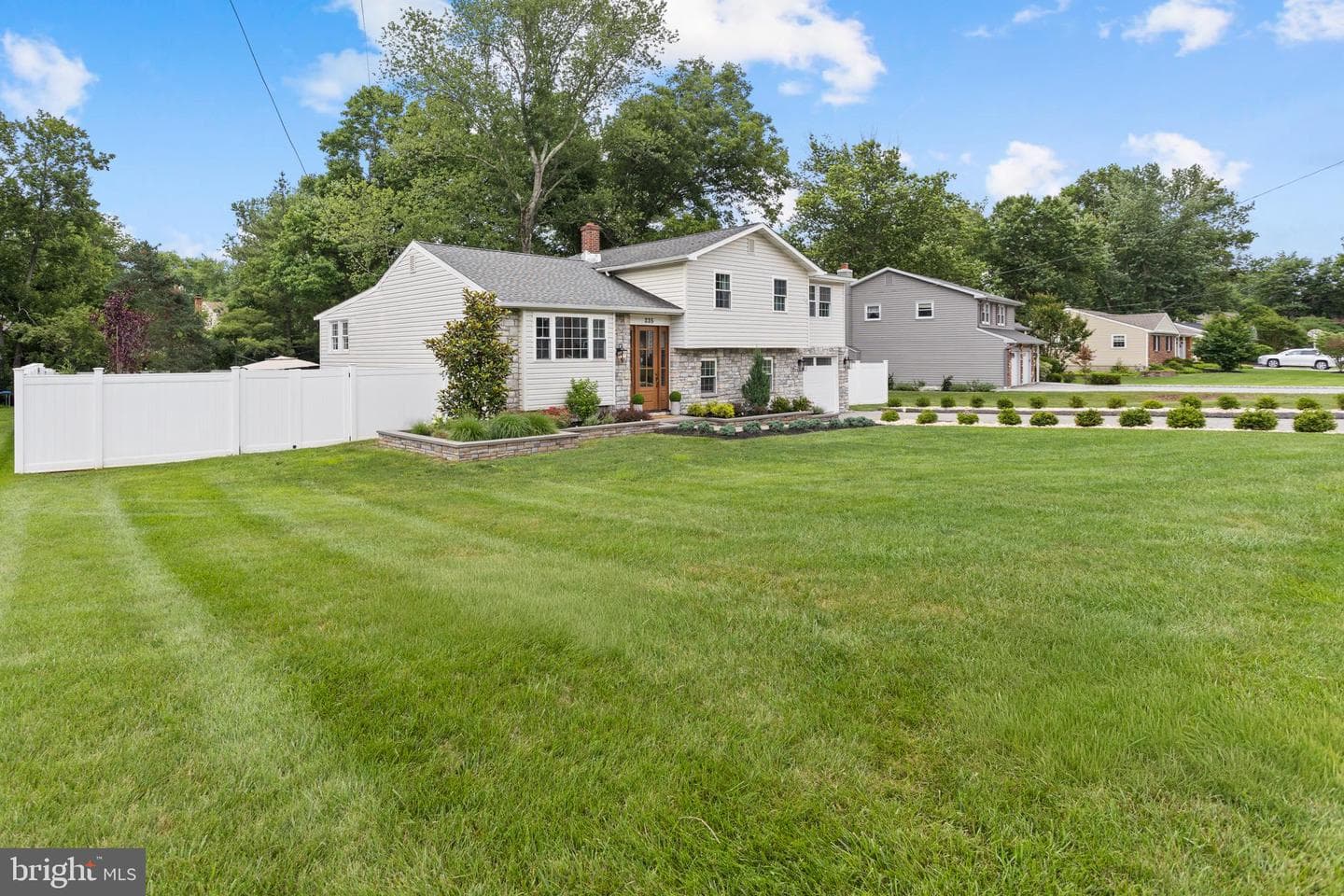 235 Valley Drive photo 5