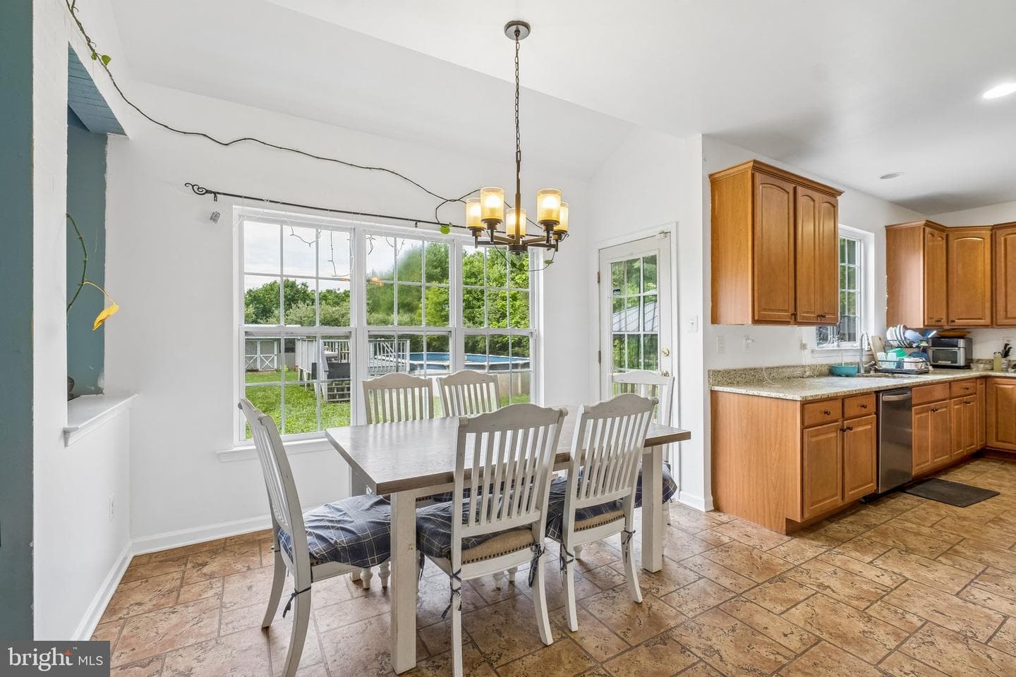 211 Tollgate Road photo 17