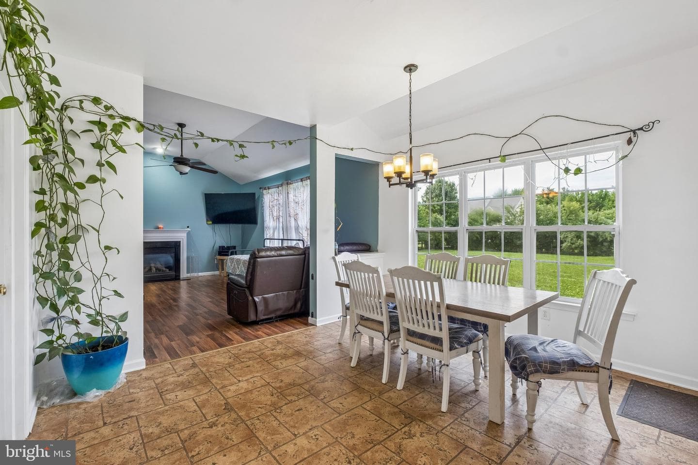 211 Tollgate Road photo 18