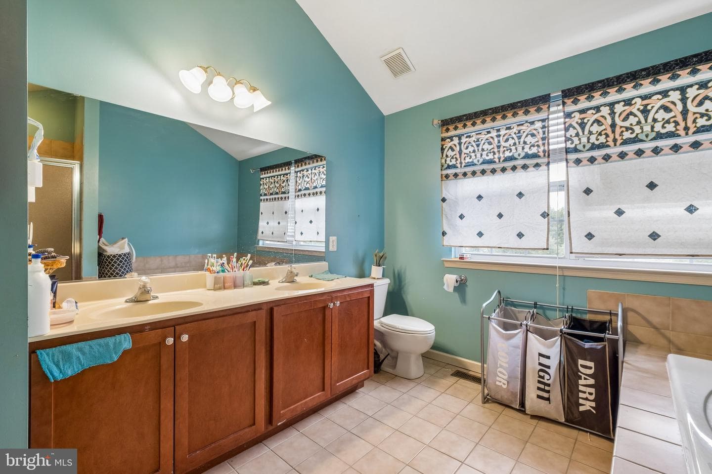 211 Tollgate Road photo 31