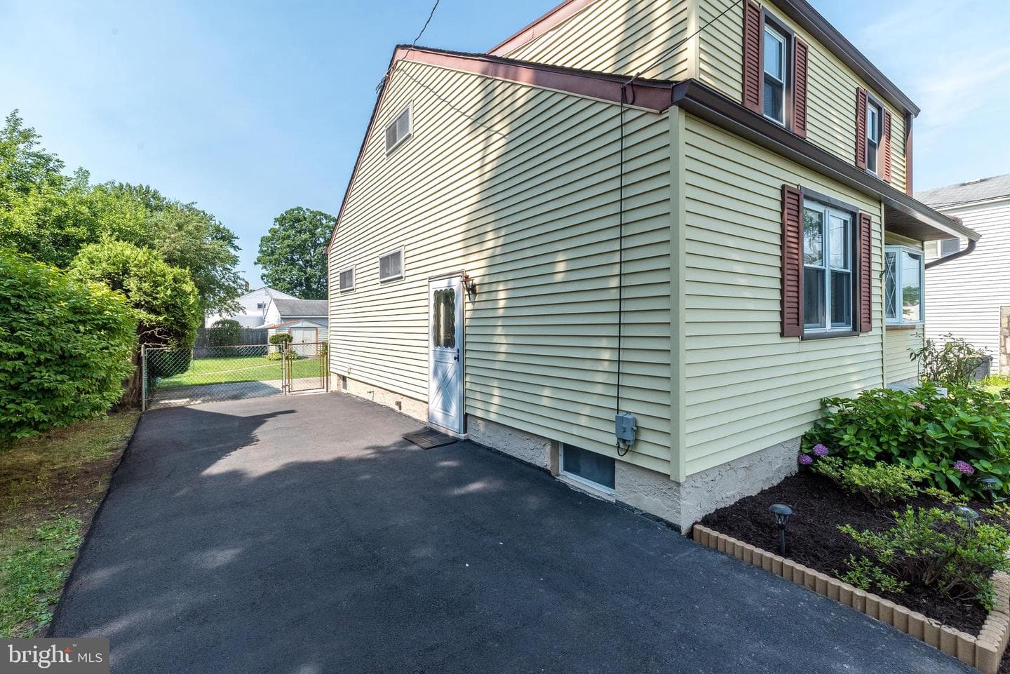 480 Nemoral Street photo 3