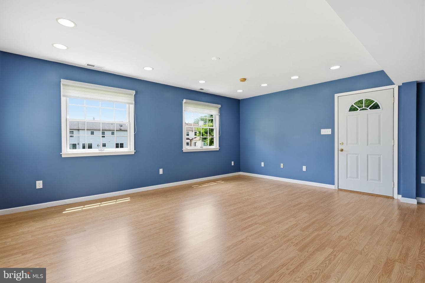 572 Sterling Street photo 13