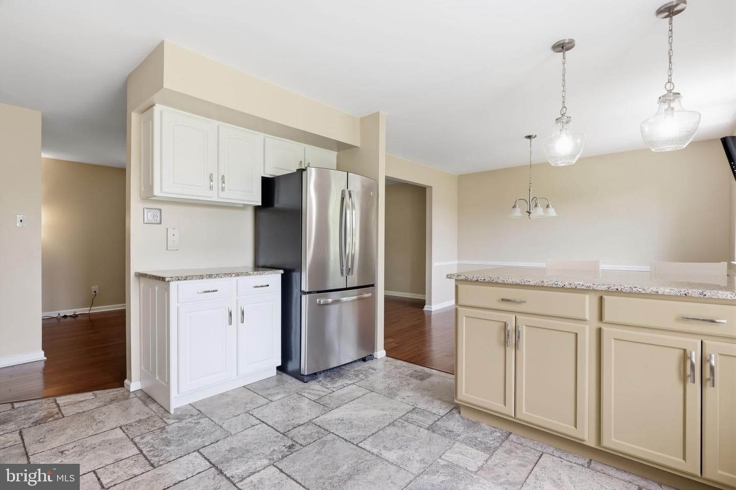 572 Sterling Street photo 23