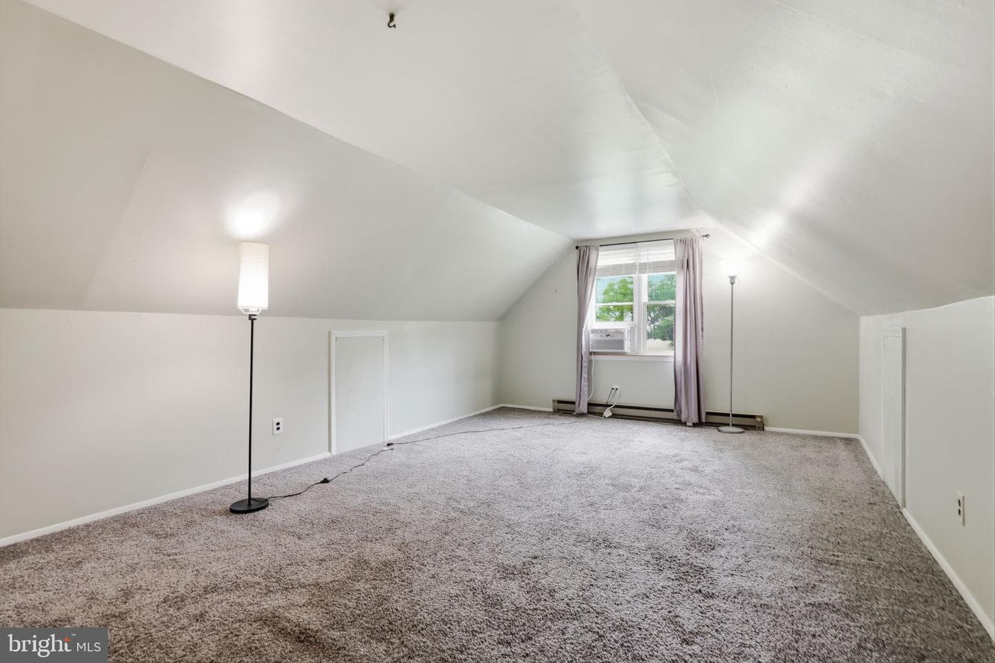 572 Sterling Street photo 37